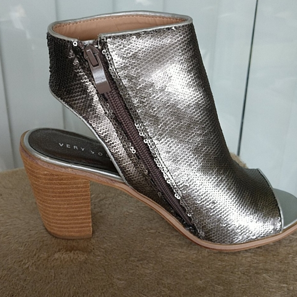 Silver Sequined Open Toe Bootie NWOT - Picture 10 of 12